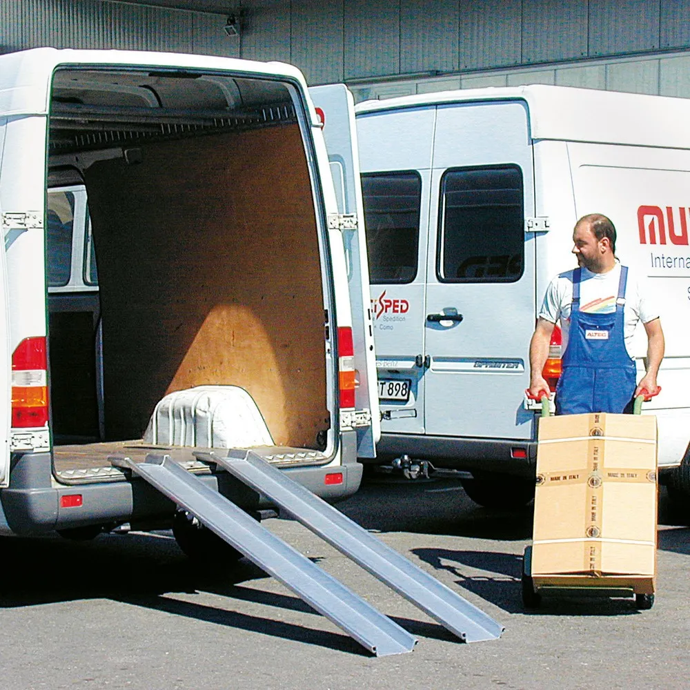 Altec Alu-Verladeschienen Universal, mit Schutzrand, TK 400 kg/Paar, BxL 150 x 2.500 mm