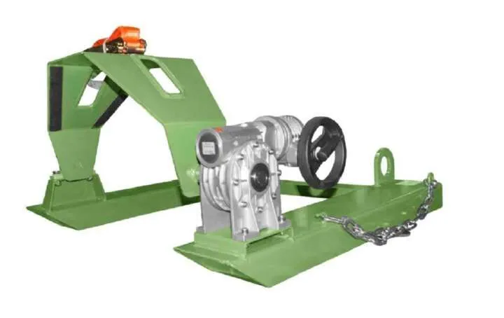 Bauer Fasskipper FLEX-HK Kippvorgang mit Handkurbel lackiert resedagrün